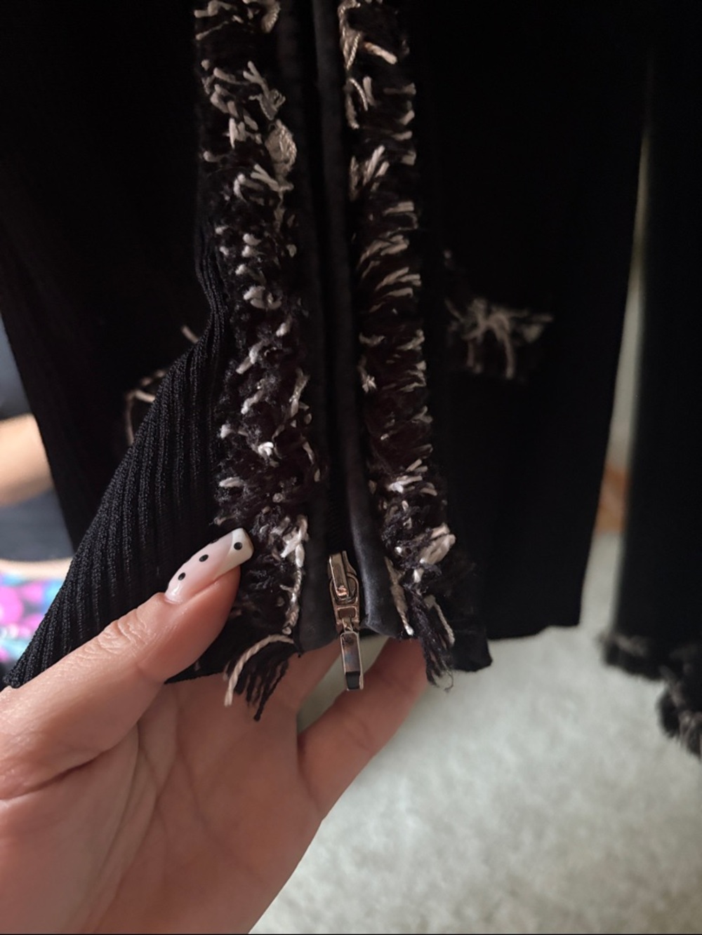 Cache Sweater - Picture 5 of 6